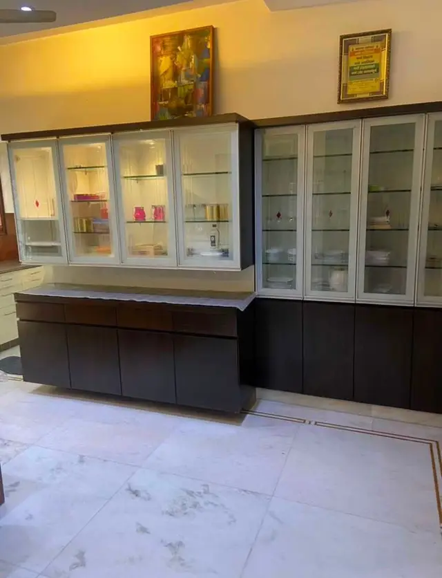 2 BHK Flat in Queens road