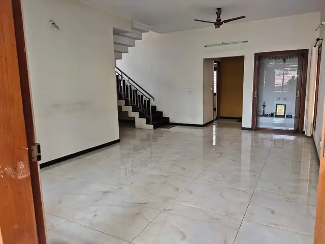 Semi Furnished 4 BHK in Standalone Building, Ulsoor