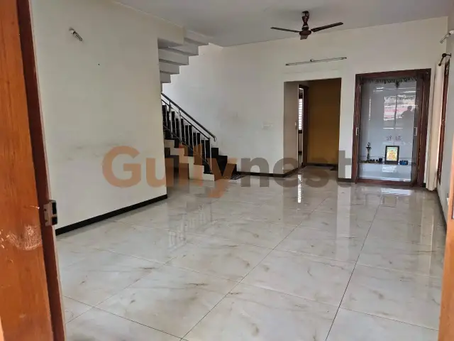 Semi Furnished 4 BHK in Standalone Building, Ulsoor