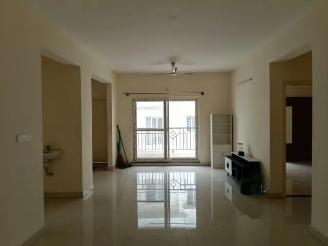 Semi Furnished 3 BHK in United Suncity, Kodigehalli