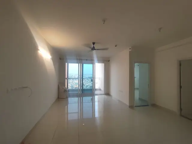 Semi Furnished 2 BHK in Shapoorji Pallonji Parkwest, Binnypet