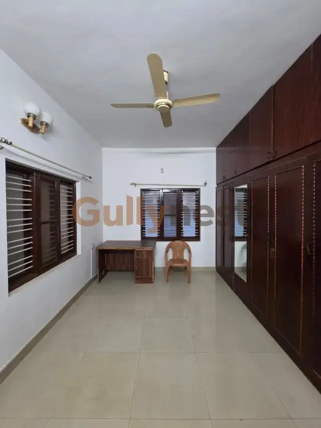1 Room in Thubarahalli in duplex